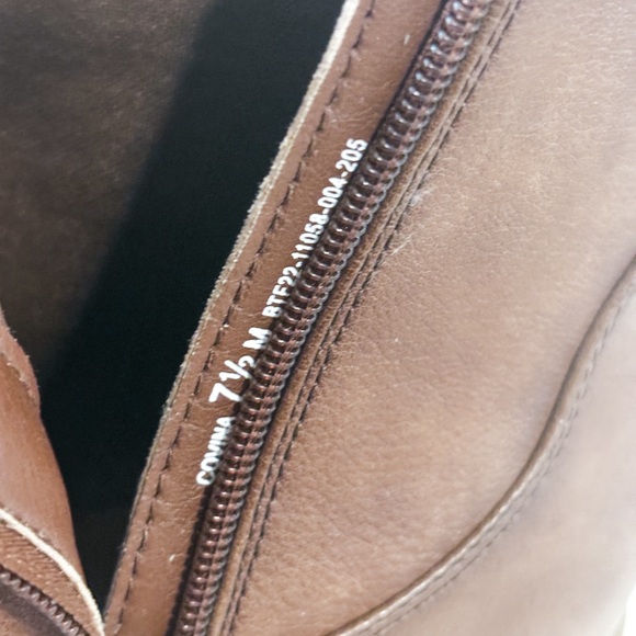 Baretraps Covina Block Heel Brown Bootie Size 7.5 - Picture 10 of 10